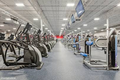 Crunch Fitness - Chimney Hill - Gym in Virginia Beach